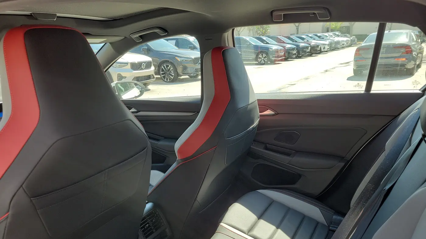 2025 Volkswagen Golf GTI SE