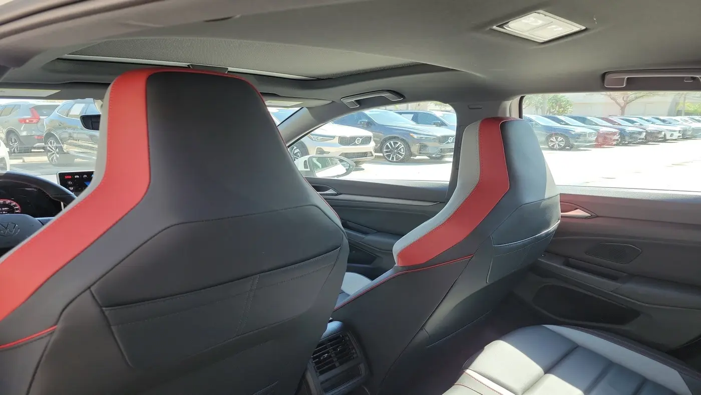 2025 Volkswagen Golf GTI SE