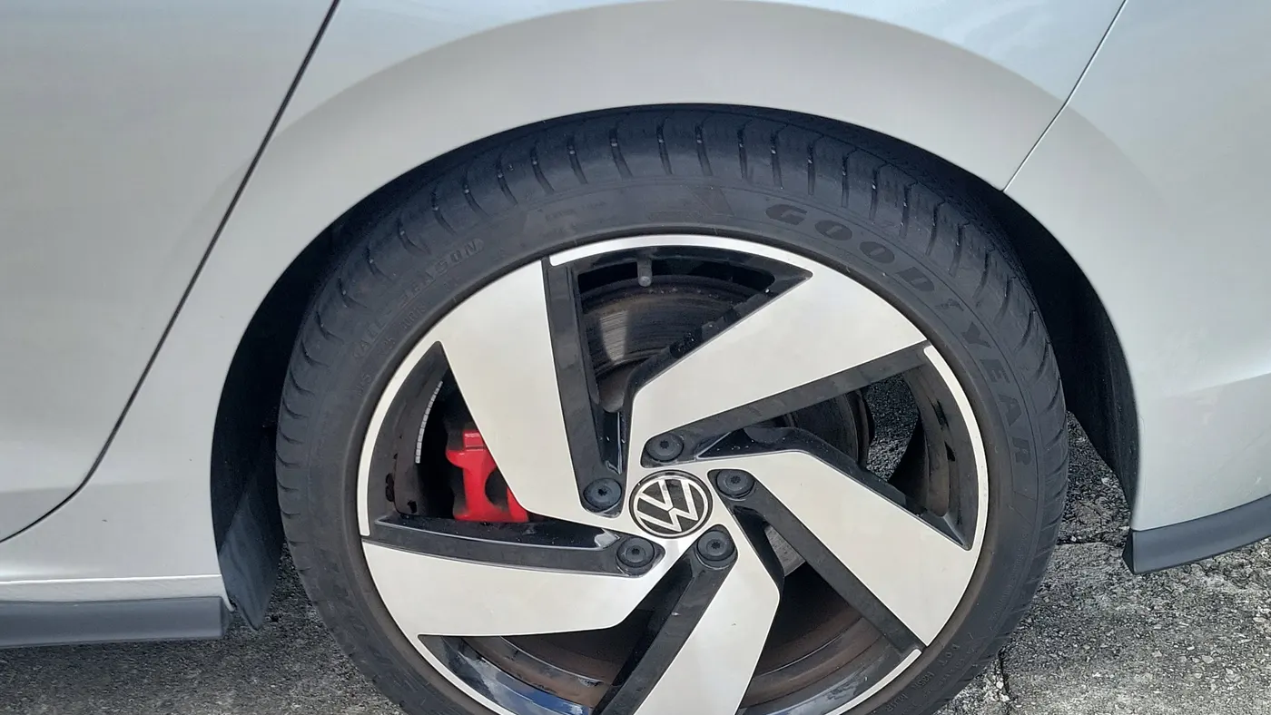 2023 Volkswagen Golf GTI SE