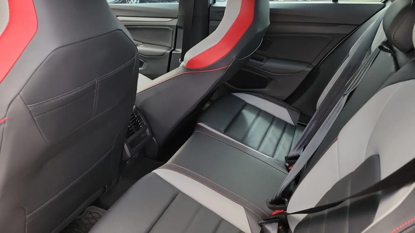 2023 Volkswagen Golf GTI SE