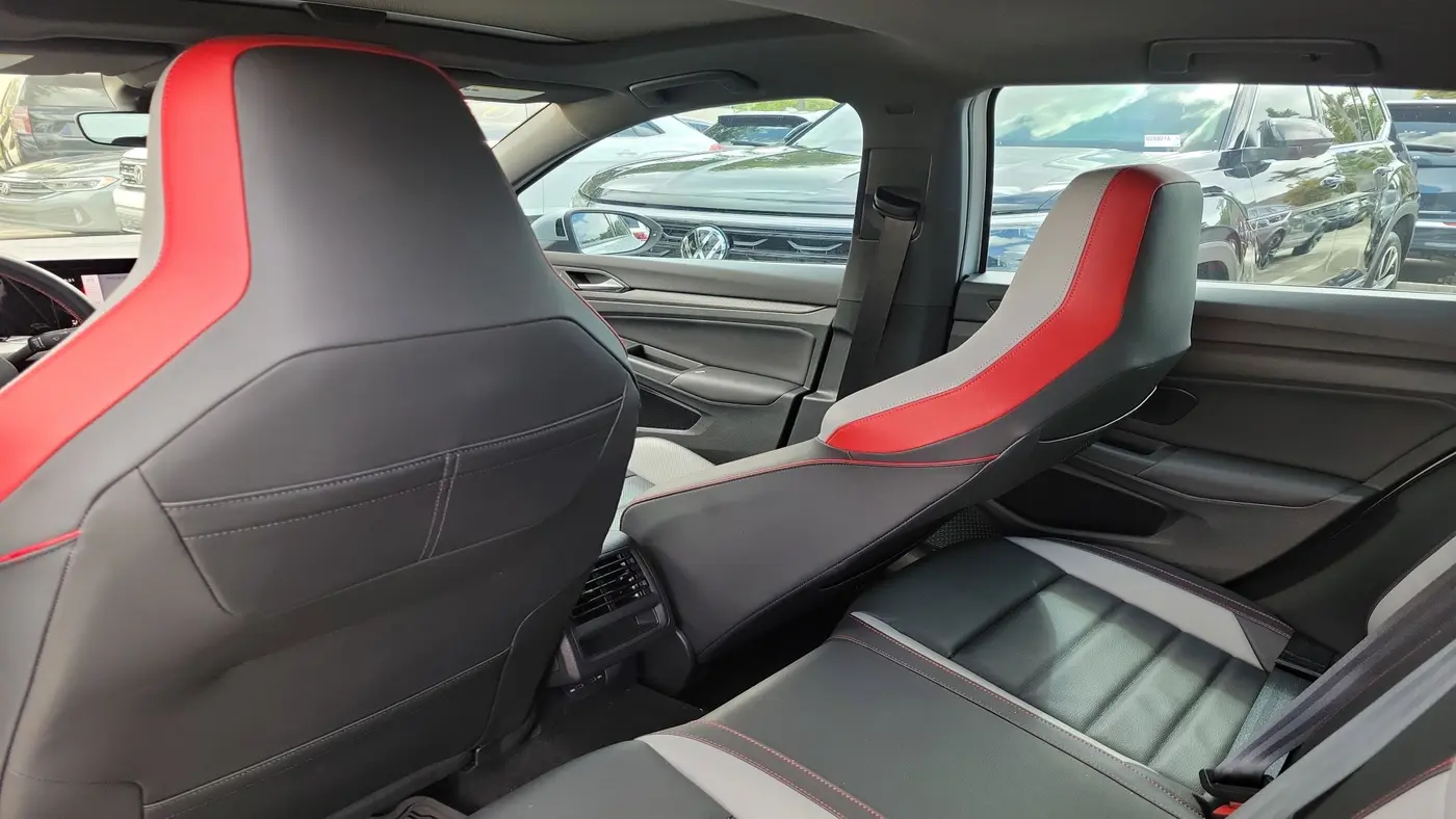 2023 Volkswagen Golf GTI SE