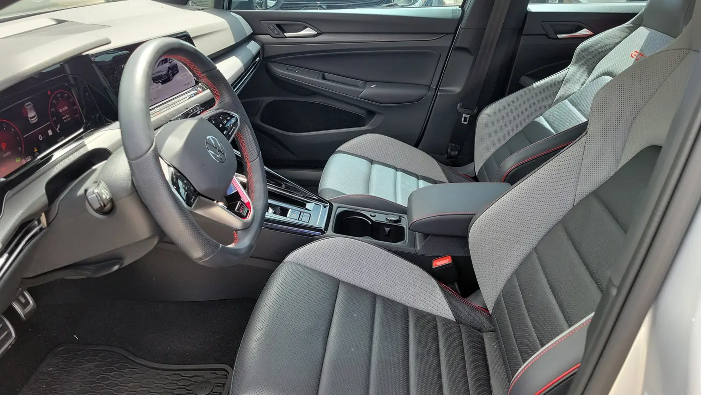 2023 Volkswagen Golf GTI SE