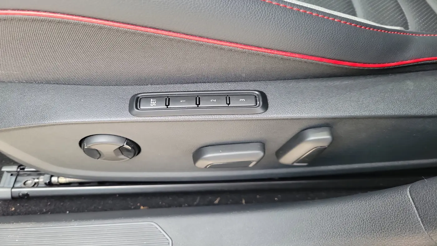 2023 Volkswagen Golf GTI SE