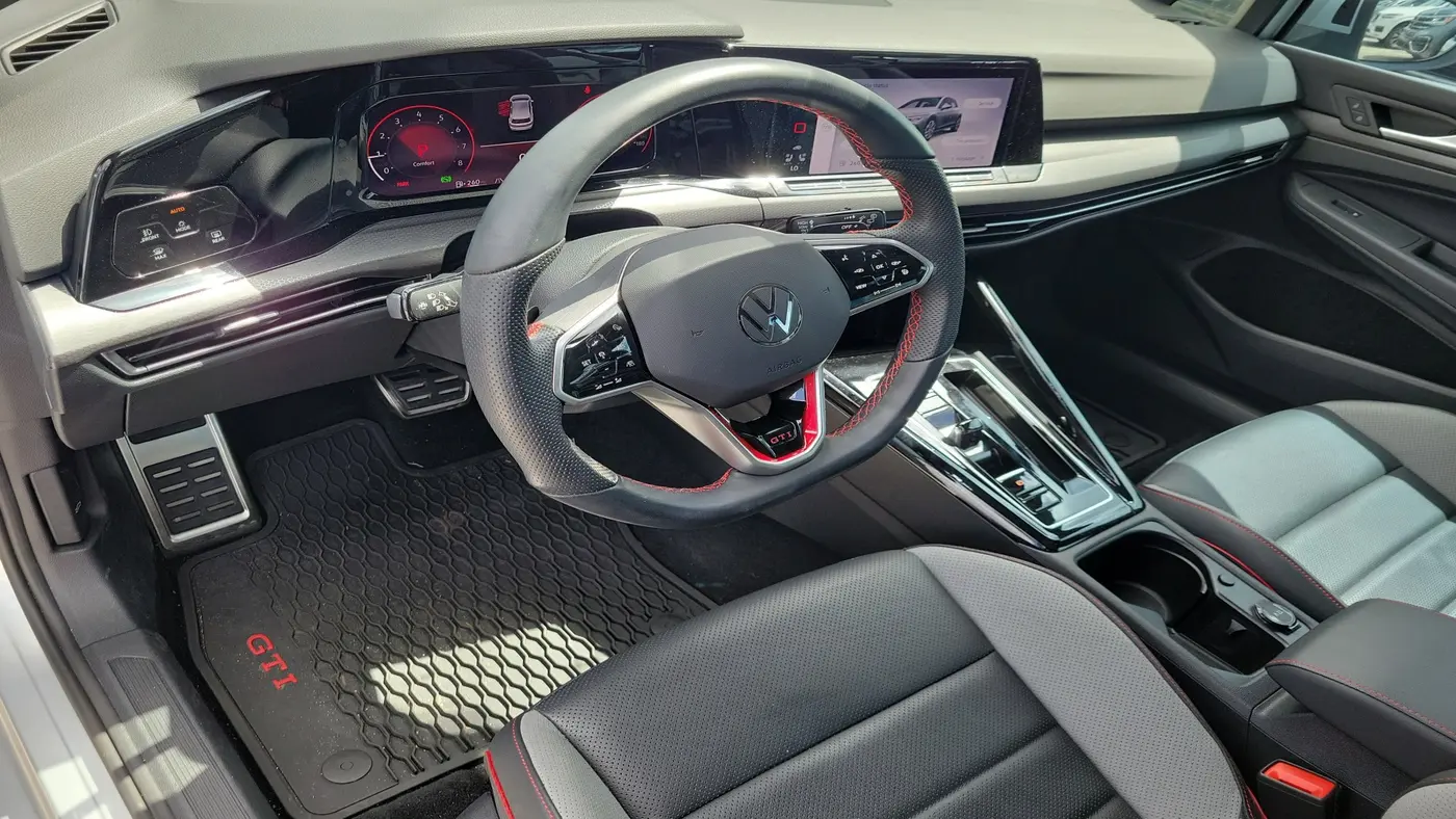 2023 Volkswagen Golf GTI SE