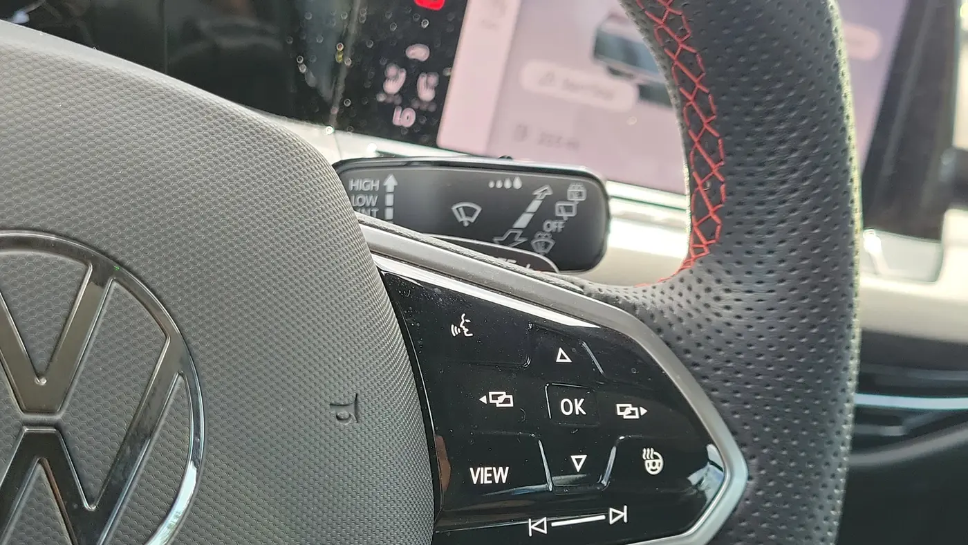 2023 Volkswagen Golf GTI SE