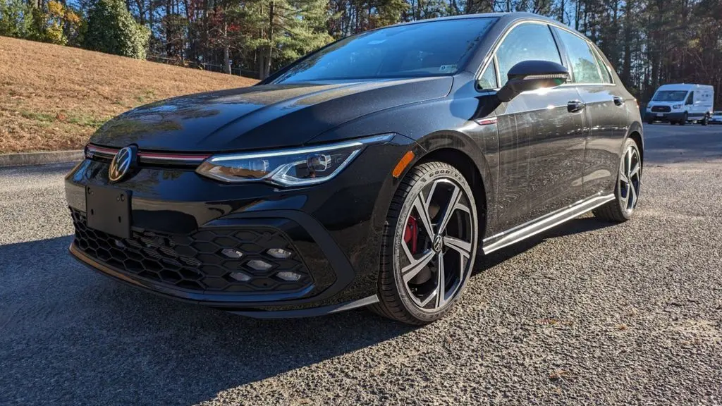 2024 Volkswagen Golf GTI SE