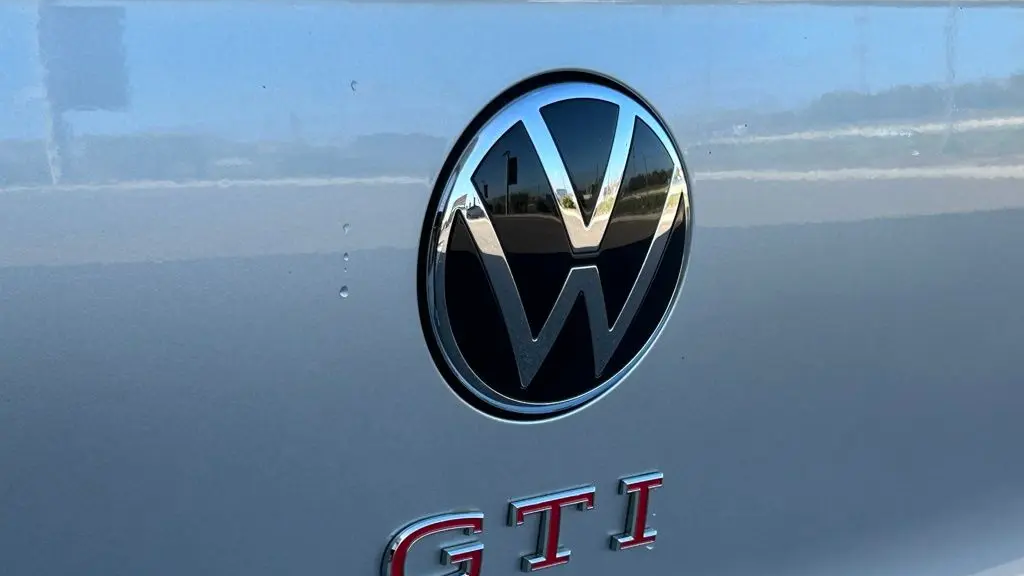 2025 Volkswagen Golf GTI SE