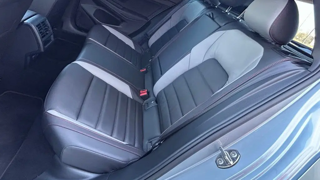 2025 Volkswagen Golf GTI SE