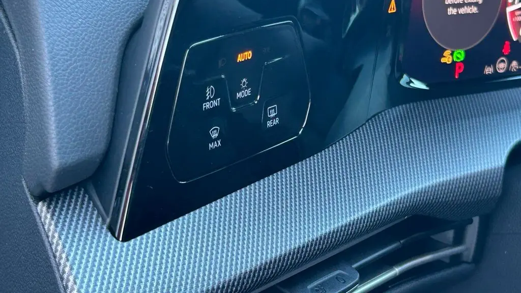 2025 Volkswagen Golf GTI SE