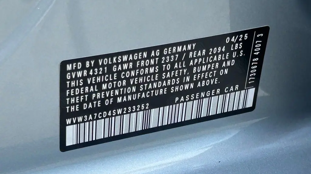 2025 Volkswagen Golf GTI SE