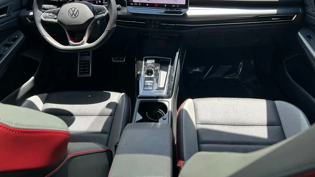 2025 Volkswagen Golf GTI SE