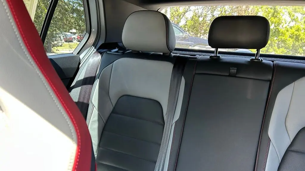 2025 Volkswagen Golf GTI SE