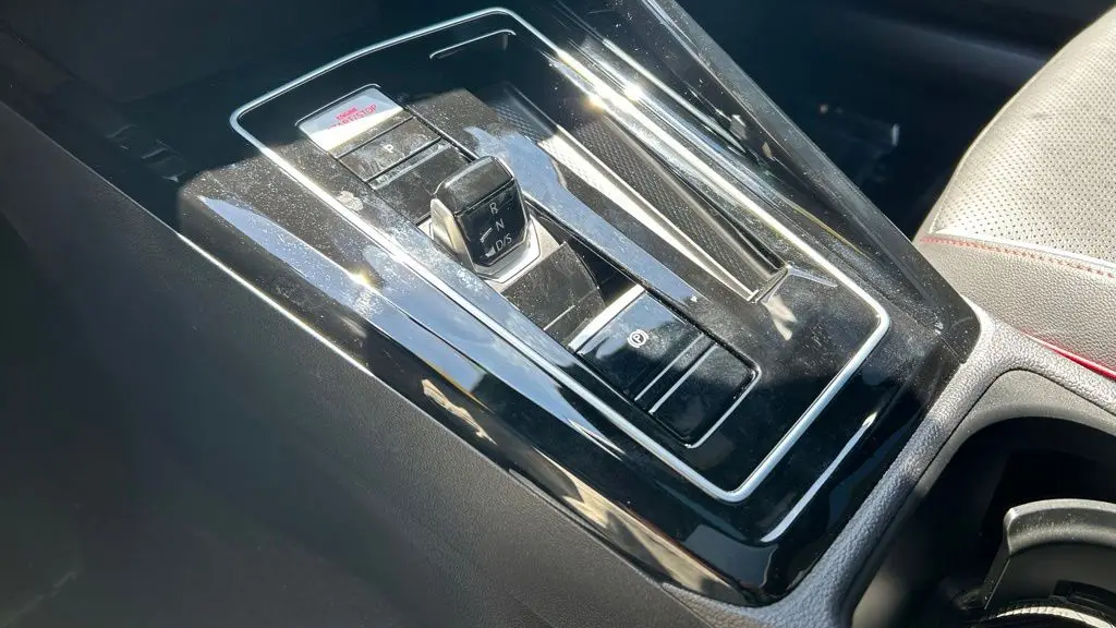 2025 Volkswagen Golf GTI SE