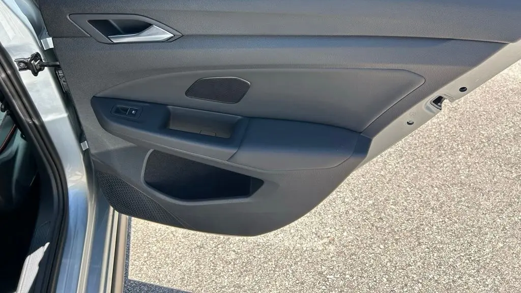 2025 Volkswagen Golf GTI SE