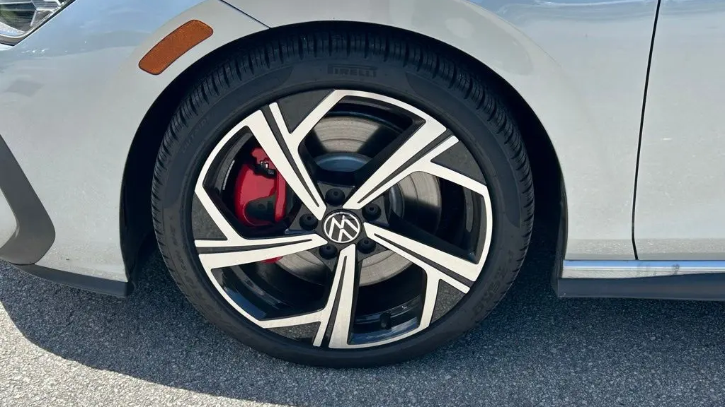 2025 Volkswagen Golf GTI SE
