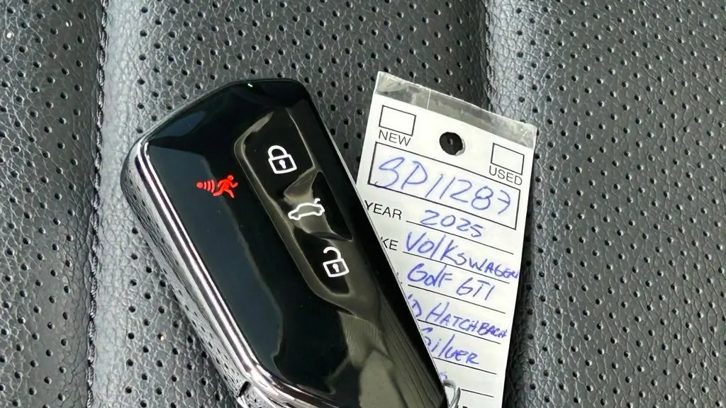 2025 Volkswagen Golf GTI SE
