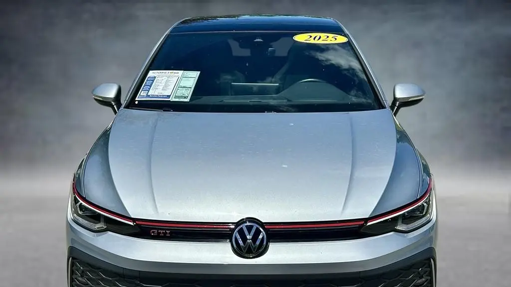 2025 Volkswagen Golf GTI SE