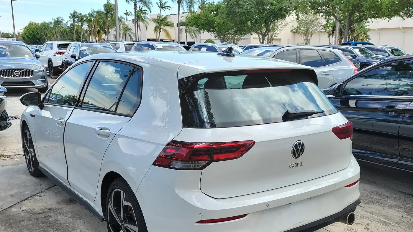 2024 Volkswagen Golf GTI SE