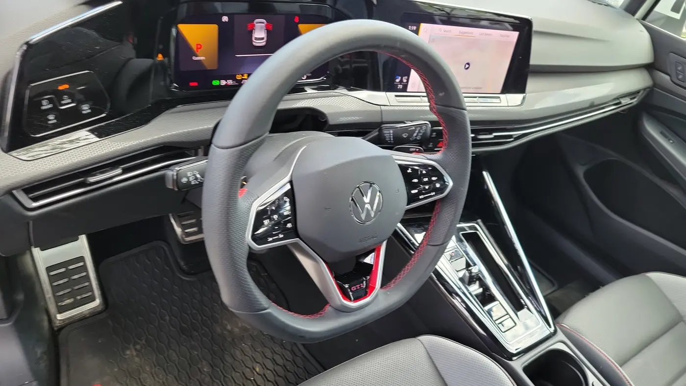 2024 Volkswagen Golf GTI SE
