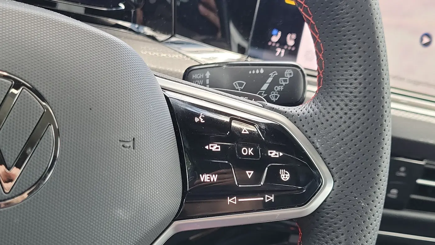 2024 Volkswagen Golf GTI SE