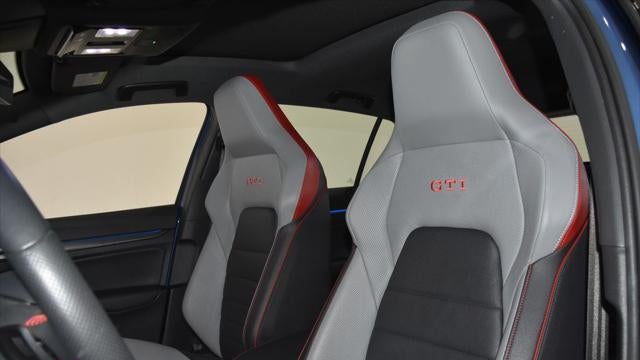 2025 Volkswagen Golf GTI SE