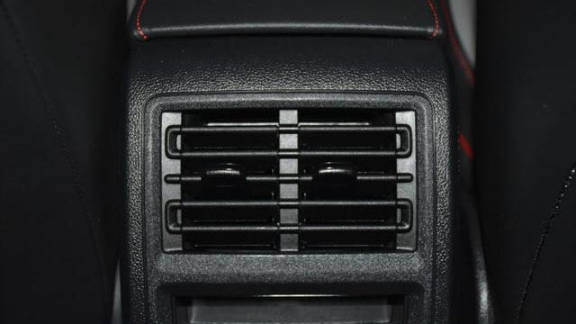 2025 Volkswagen Golf GTI SE