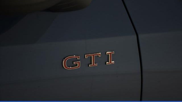 2025 Volkswagen Golf GTI SE