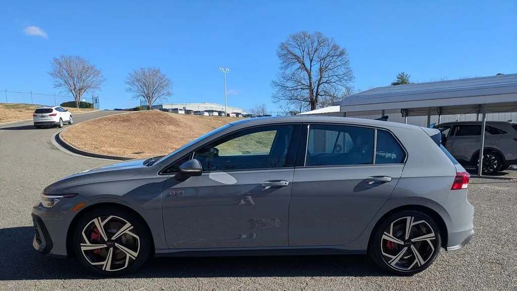 2026 Volkswagen Golf GTI SE