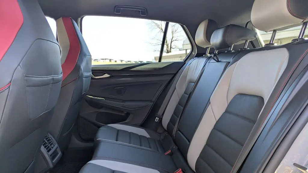 2026 Volkswagen Golf GTI SE