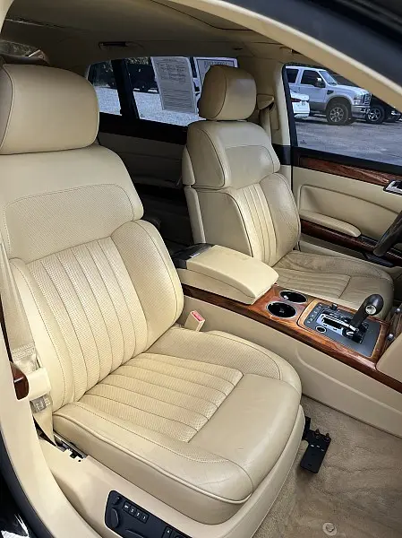 2004 Volkswagen Phaeton - $13,998