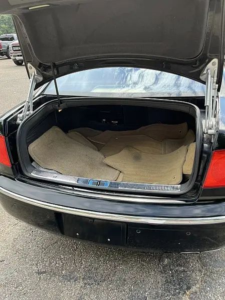 2004 Volkswagen Phaeton - $13,998