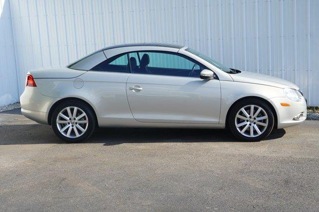2009 Volkswagen Eos - $6,500