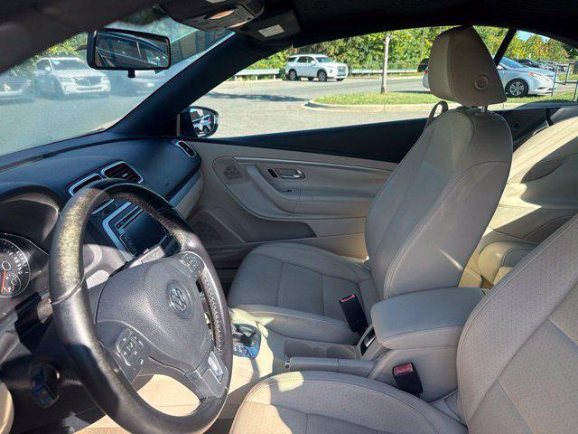 2013 Volkswagen Eos - $8,263