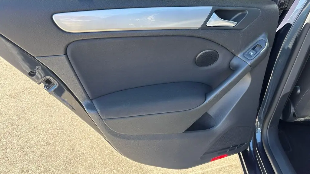 2013 Volkswagen Golf 2.5L PZEV