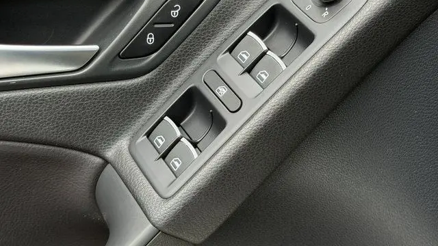 2013 Volkswagen GTI Wolfsburg Edition PZEV