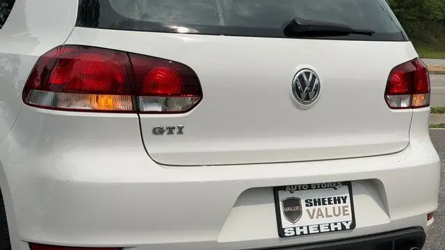 2013 Volkswagen GTI Wolfsburg Edition PZEV