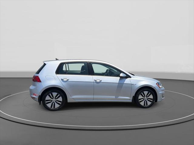 2016 Volkswagen e-Golf - $11,083
