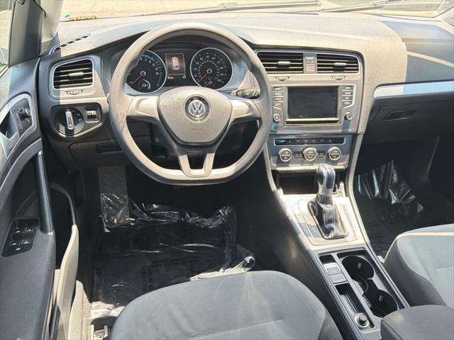 2016 Volkswagen e-Golf - $11,083