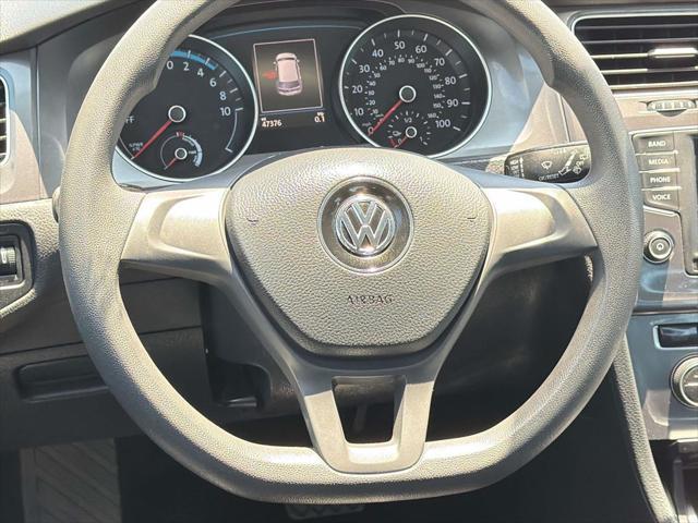 2016 Volkswagen e-Golf - $11,083