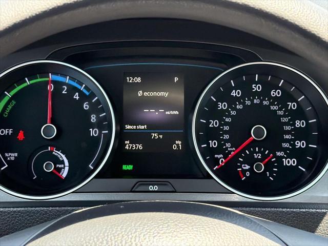 2016 Volkswagen e-Golf - $11,083
