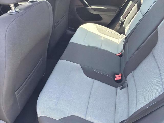 2016 Volkswagen e-Golf - $11,083