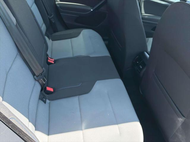 2016 Volkswagen e-Golf - $11,083