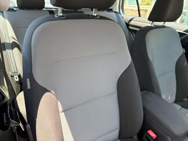 2016 Volkswagen e-Golf - $11,083