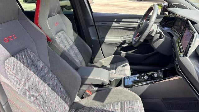 2024 Volkswagen Golf GTI SE