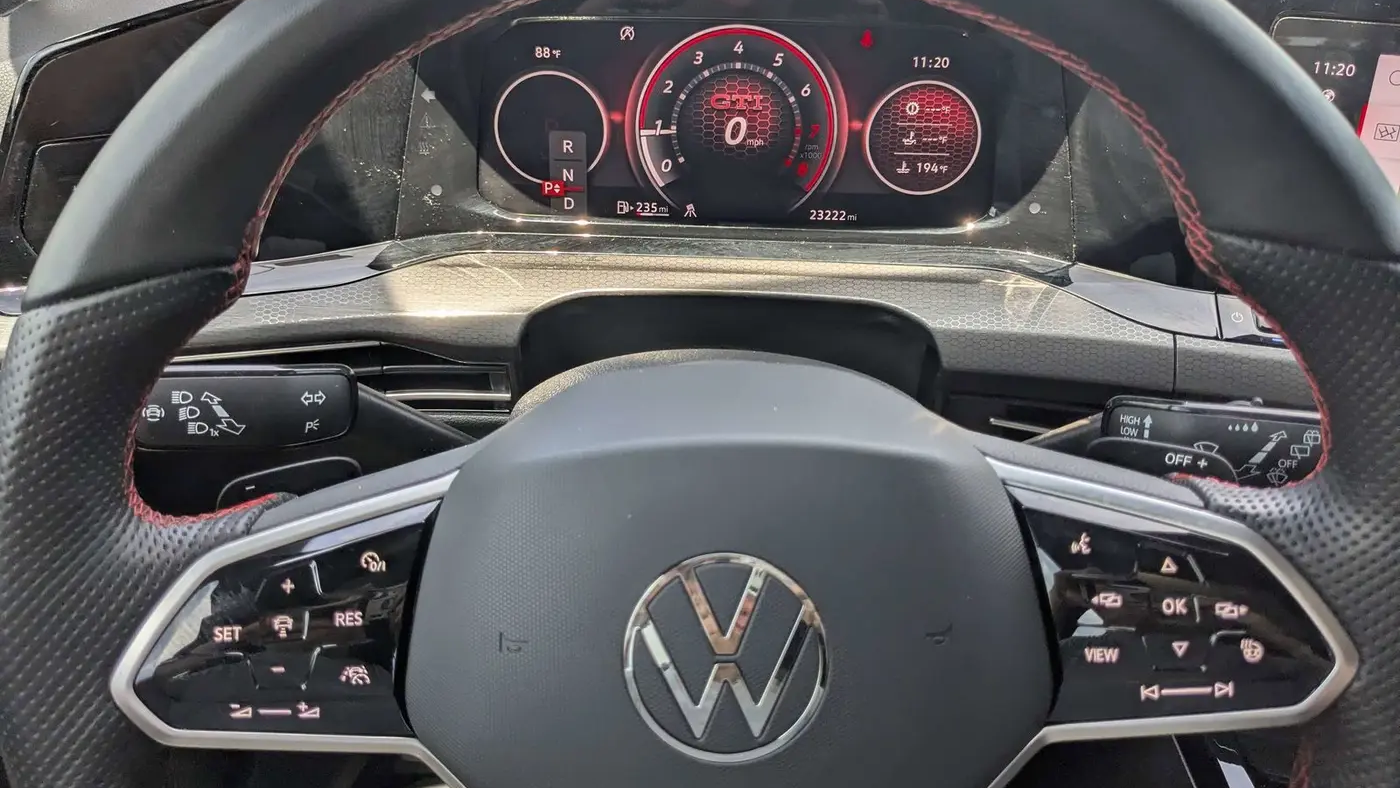2023 Volkswagen Golf GTI SE