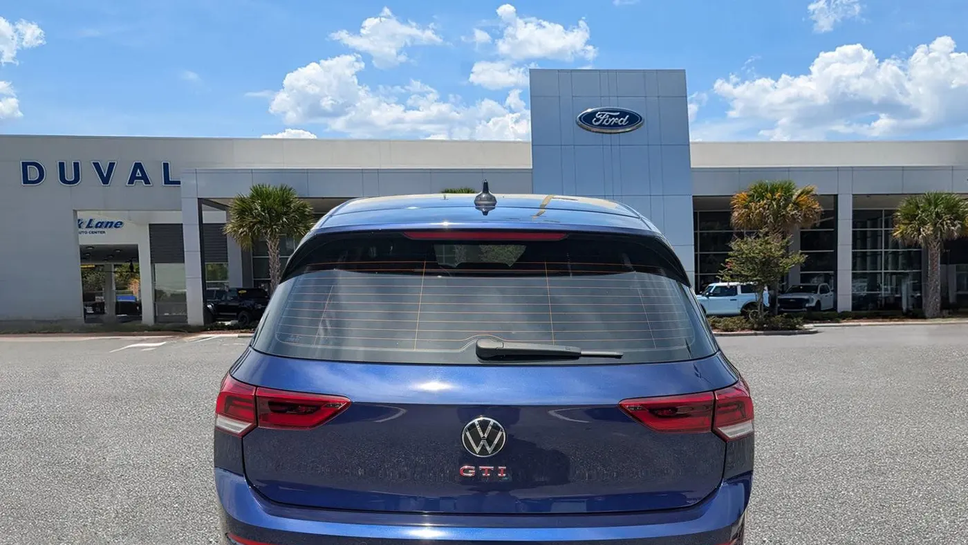 2023 Volkswagen Golf GTI SE