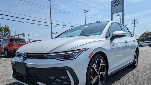2025 Volkswagen Golf GTI SE