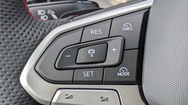 2025 Volkswagen Golf GTI SE