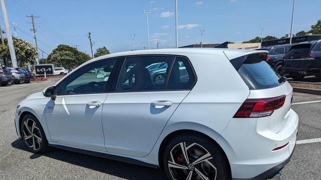 2025 Volkswagen Golf GTI SE
