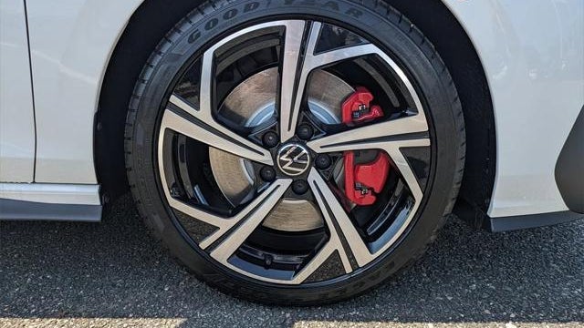 2025 Volkswagen Golf GTI SE
